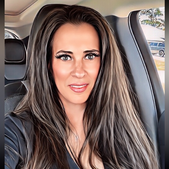 Meet your Posher, Gina - Picture 4 of 17